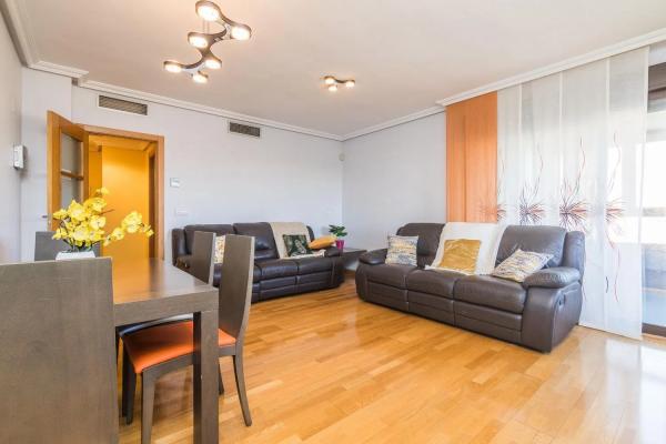 Piso en calle Médico Pérez Martorell