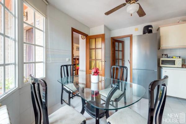 Chalet adosado en calle Trident