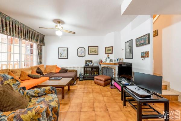 Chalet adosado en calle Trident