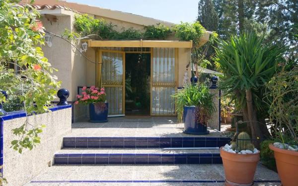 Casa independiente en calle de la Torre