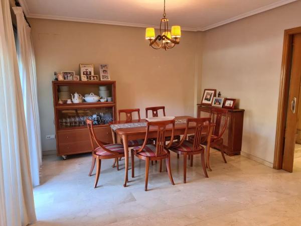 Chalet adosado en calle Manuel Azaña, 2