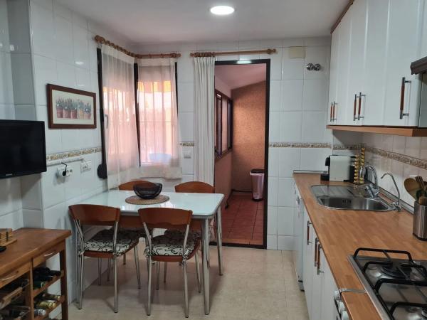 Chalet adosado en calle Manuel Azaña, 2