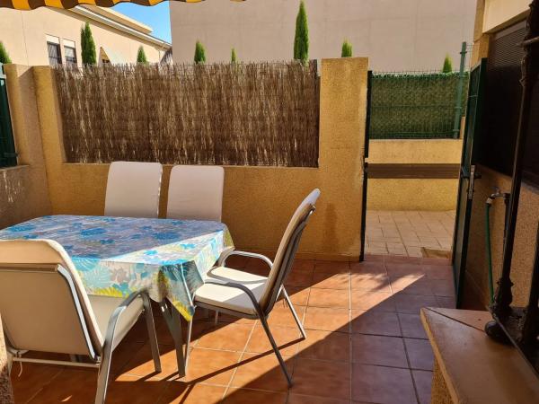 Chalet adosado en calle Manuel Azaña, 2