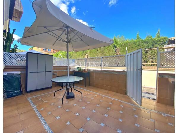 Chalet adosado en calle del Olimpo