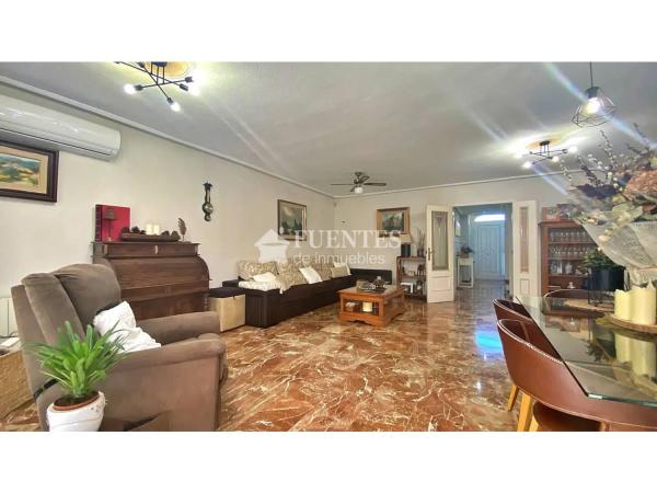 Chalet adosado en calle del Olimpo