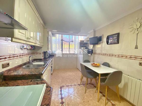 Chalet adosado en calle del Olimpo