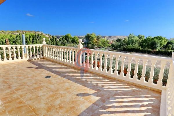 Casa independiente en calle Musico Carlos Cosmen-vill, 20