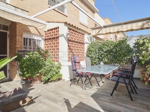 Chalet adosado en calle Britania