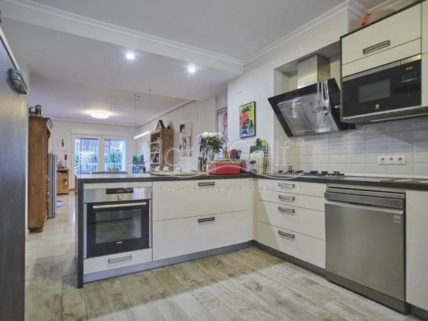 Chalet adosado en calle Britania