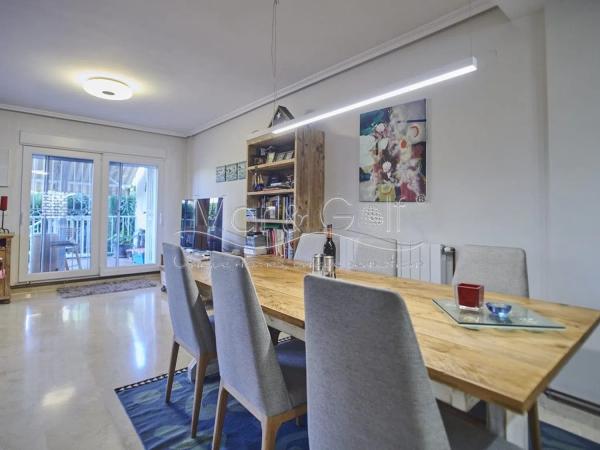 Chalet adosado en calle Britania