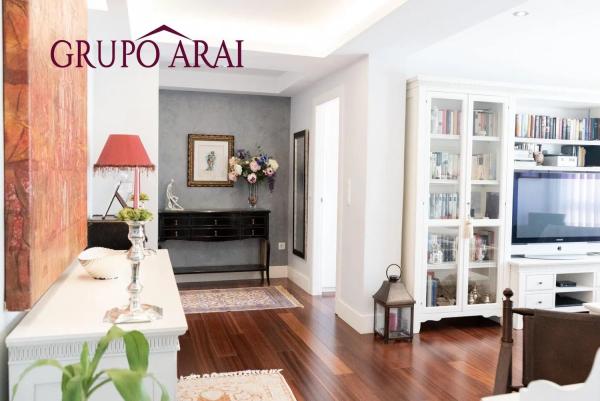 Piso en calle Rafael Terol, 28