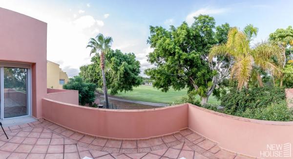 Chalet adosado en calle Clara Campoamor, 5