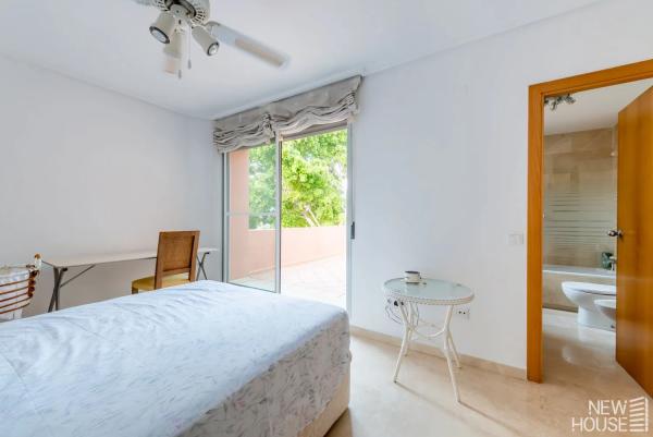 Chalet adosado en calle Clara Campoamor, 5