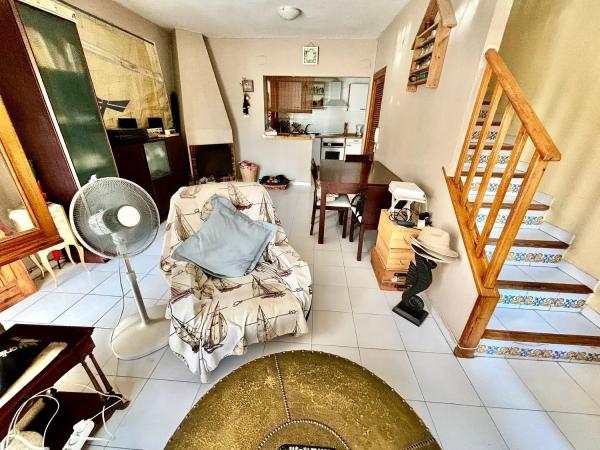 Chalet adosado en calle Arpón