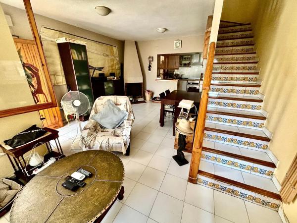 Chalet adosado en calle Arpón