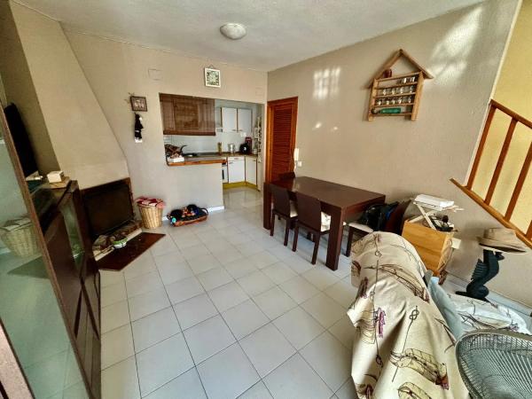 Chalet adosado en calle Arpón