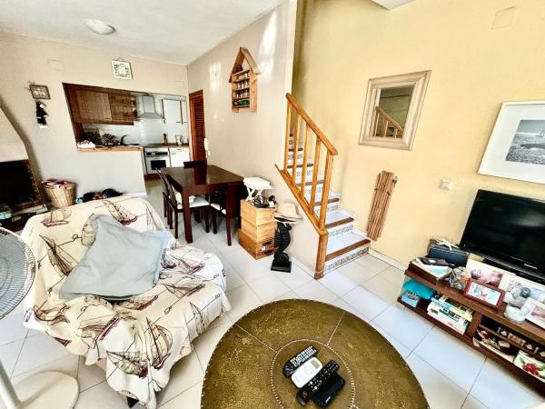 Chalet adosado en calle Arpón