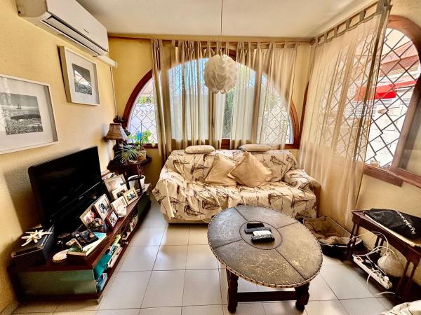 Chalet adosado en calle Arpón