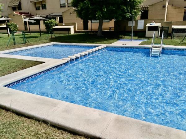 Chalet adosado en avenida de Ansaldo