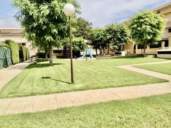 Chalet adosado en avenida de Ansaldo