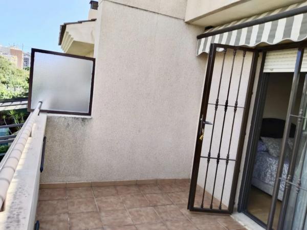 Chalet adosado en avenida de Ansaldo