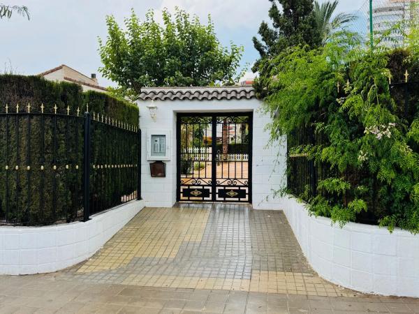 Chalet adosado en avenida de la Costa Blanca, 49