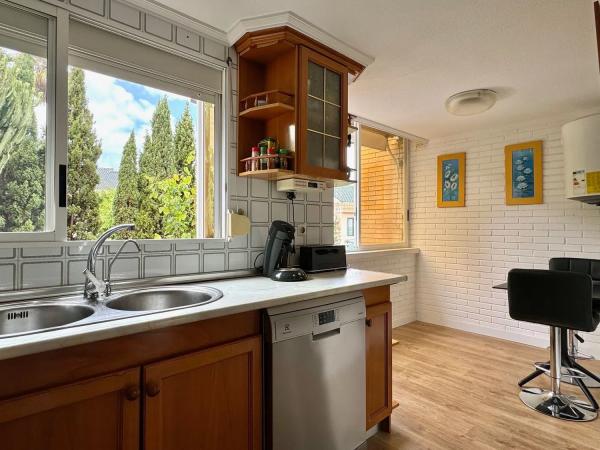 Chalet adosado en avenida de la Costa Blanca, 49