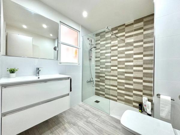 Chalet adosado en avenida de la Costa Blanca, 49