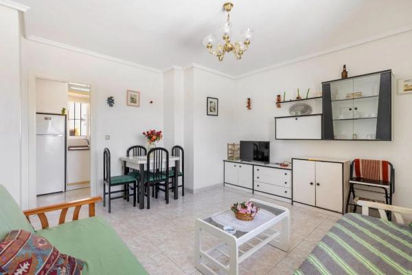 Piso en avenida Corinto, 106