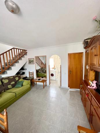 Chalet pareado en calle Marcelina, 42