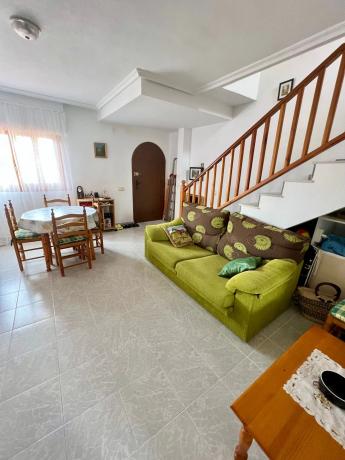 Chalet pareado en calle Marcelina, 42