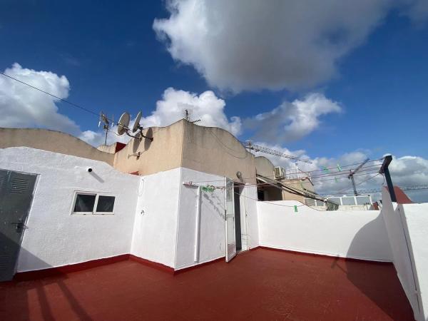 Chalet adosado en calle Laguna Verde, 80