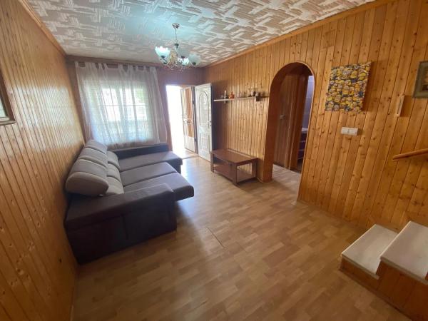 Chalet adosado en calle Laguna Verde, 80