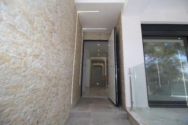 Casa independiente en calle Varsovia Bal, 3