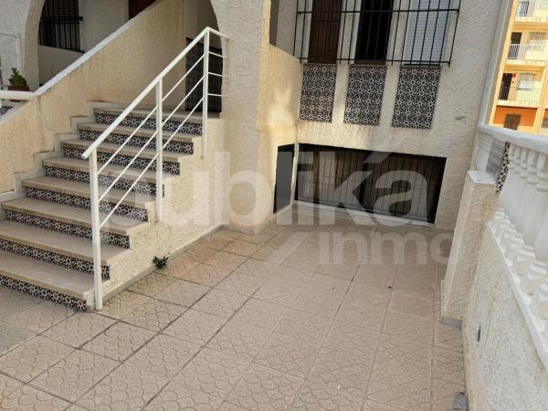 Chalet adosado en calle Benacantil