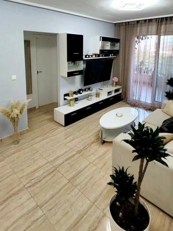 Piso en calle Presidente Adolfo Suárez