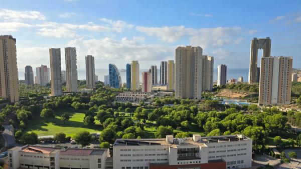 Piso en calle Presidente Adolfo Suárez