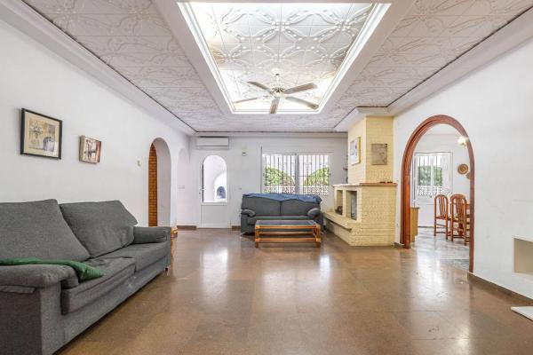 Casa independiente en Urbanització el Tosal