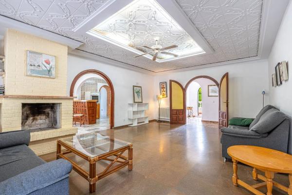 Casa independiente en Urbanització el Tosal