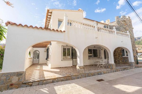Casa independiente en Urbanització el Tosal