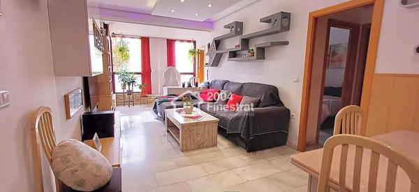 Piso en calle Presidente Adolfo Suárez