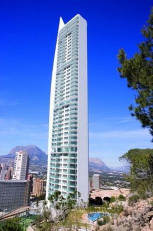 Piso en calle de Viena, 8