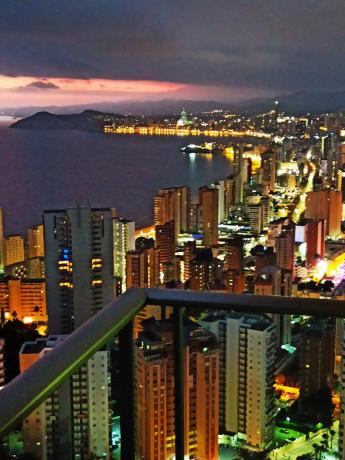 Piso en calle de Viena, 8