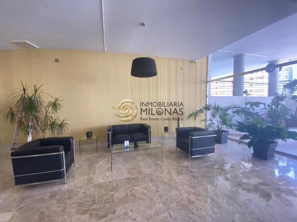 Piso en calle de Viena, 8