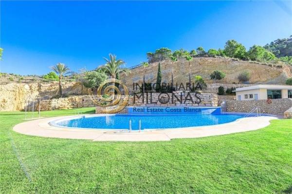 Piso en calle de Viena, 8