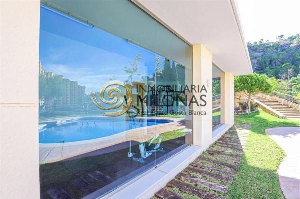 Piso en calle de Viena, 8