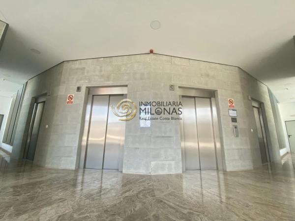 Piso en calle de Viena, 8