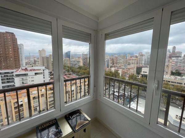 Piso en avenida Alcoi, 17