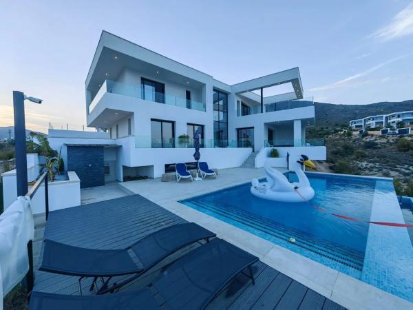 Casa independiente en avenida de Calp