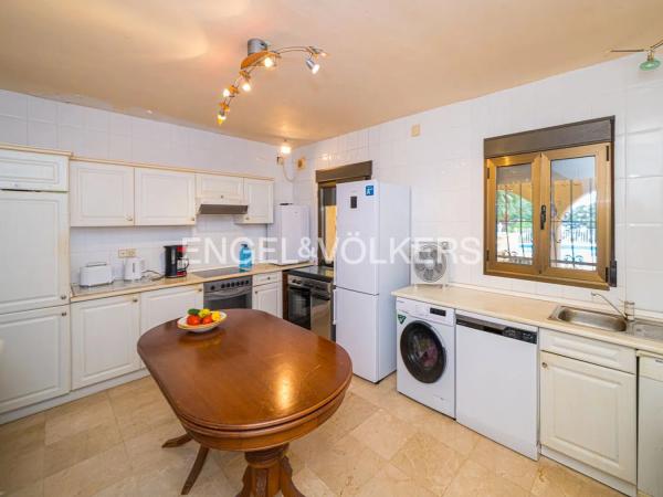 Casa independiente en calle Japón, 6